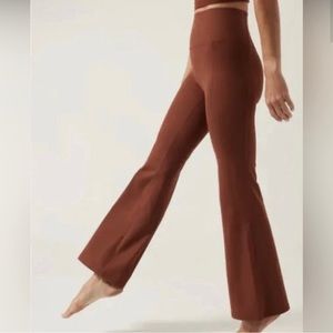 ATHLETA Salutation Stash Flare Pant